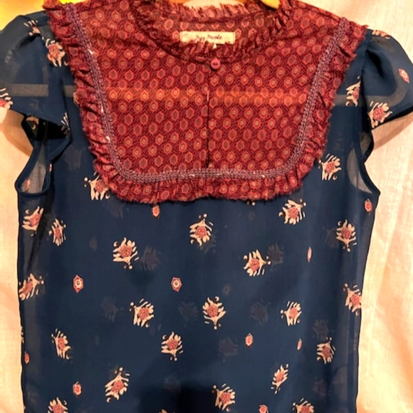 Free People top Size Medium can be worn as small - Picture 1 of 4